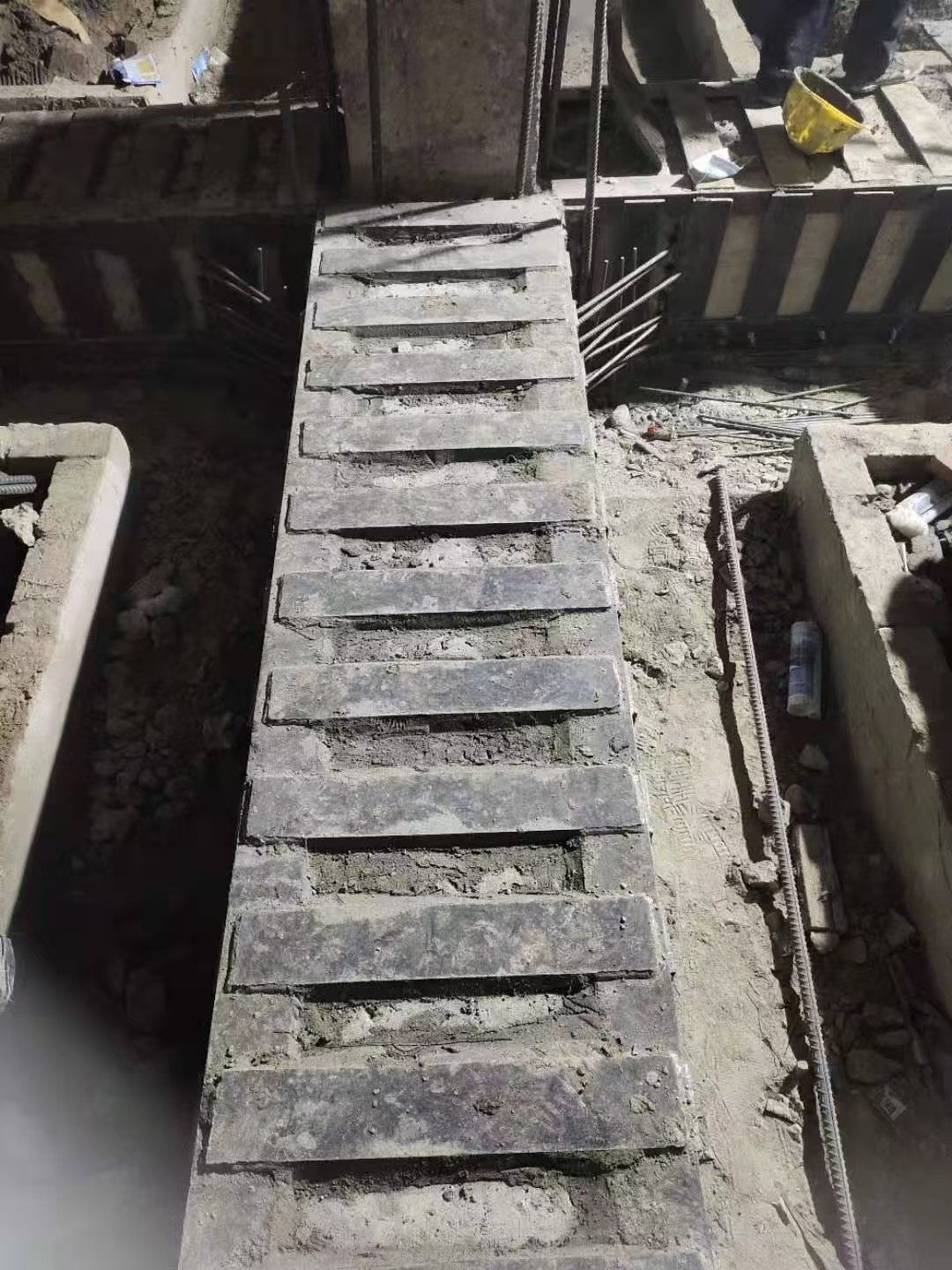 1747636487206963.jpg 2.jpg